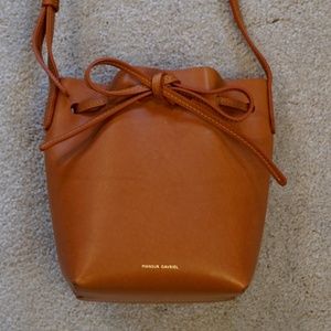 Mansur Gavriel Mini Mini Bucket Bag, Cammello/Rosa